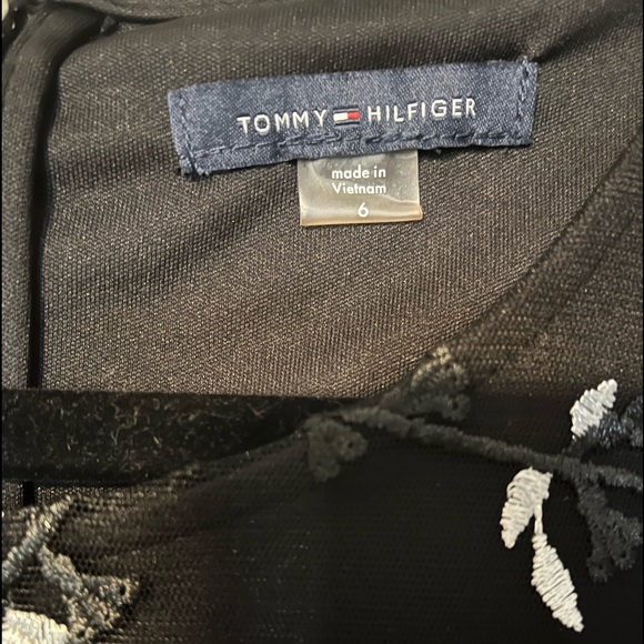 Tommy Hilfiger Embroidered Fit and Flare Dress NWOT - Women US size 6 - Picture 3 of 6